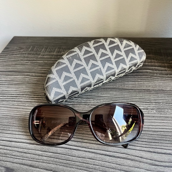 MICHAEL Michael Kors M2610S Sunglasses - Picture 1 of 11